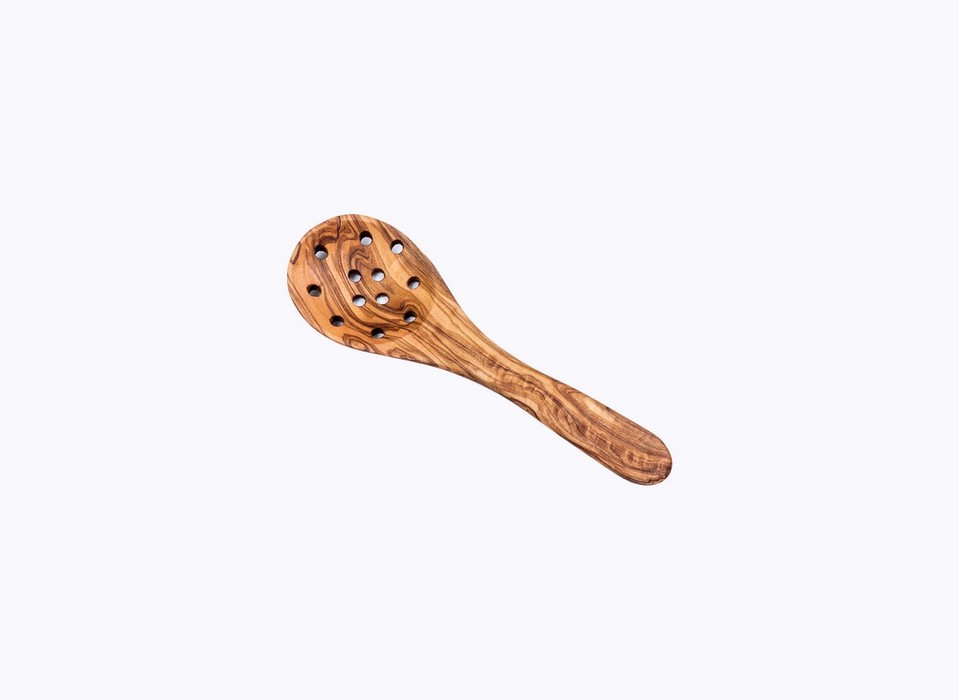Large-Spoon-with-Holes-olive-wood-satix