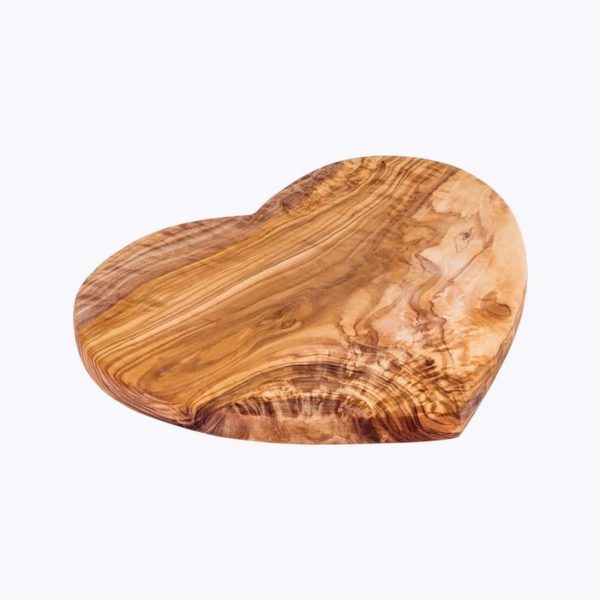 Heart-Cutting-Board-olive-wood-satix